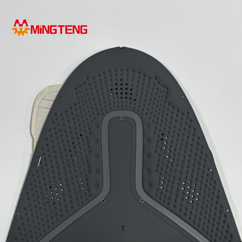 MT-U267 Breathable Perforated Sports Shoe Upper Custom Embossed Rubber Patch Sneaker