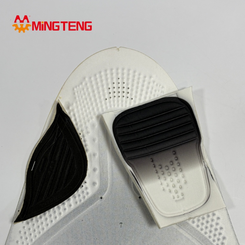 MT-U295 Breathable Gradient Flying Knit Shoe Upper Custom Perforated Sports Sneaker - Image 2